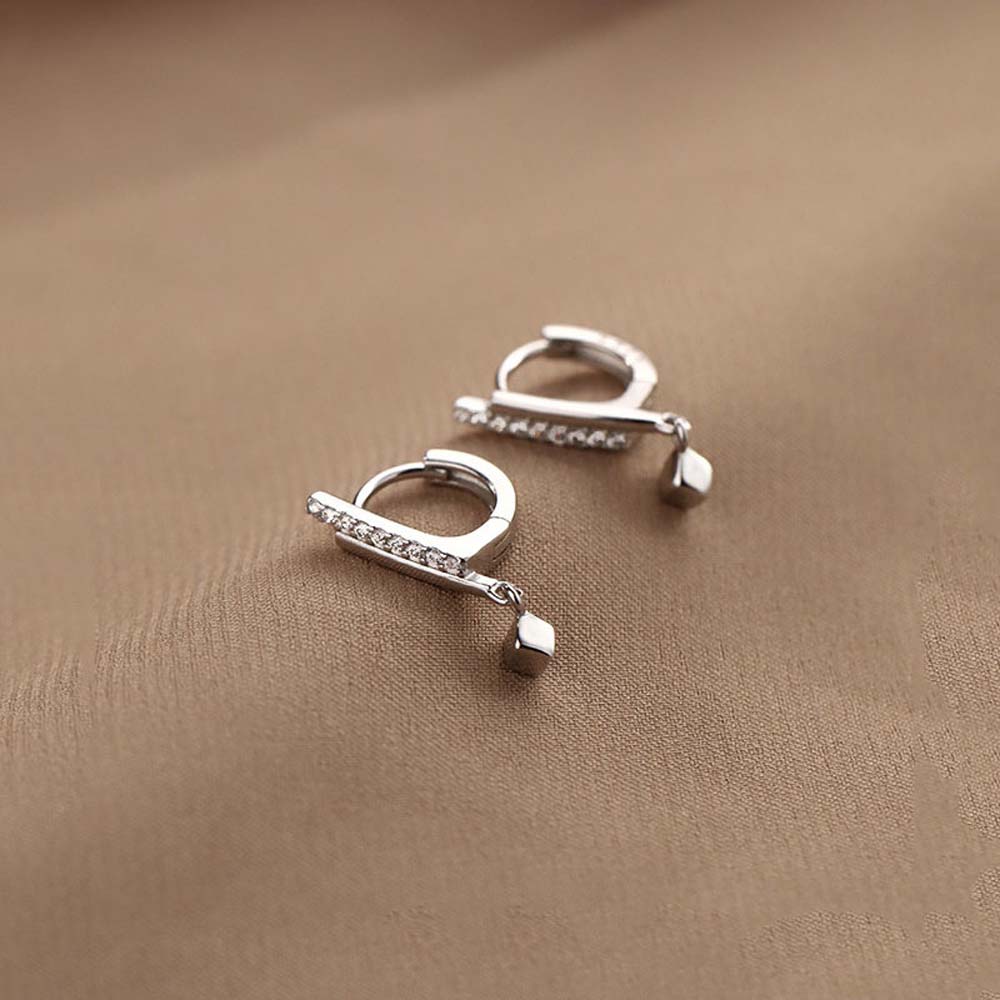 Khuyên Tai Nữ Trang Tạo Hình Độc Đáo