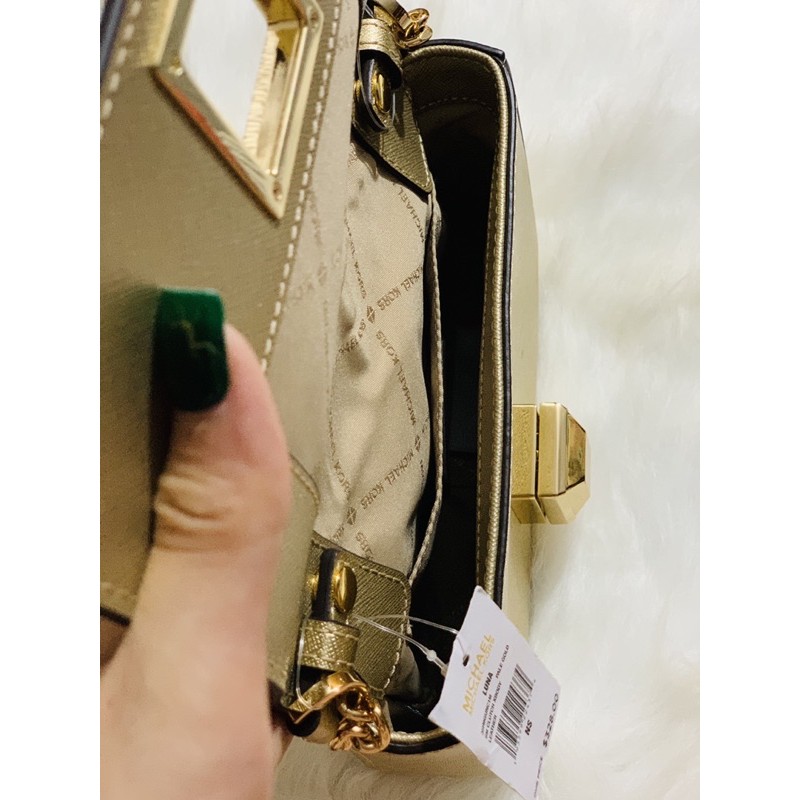 Túi đeo chéo Michael Kors SM Clutch Xbody Leather Pale Gold