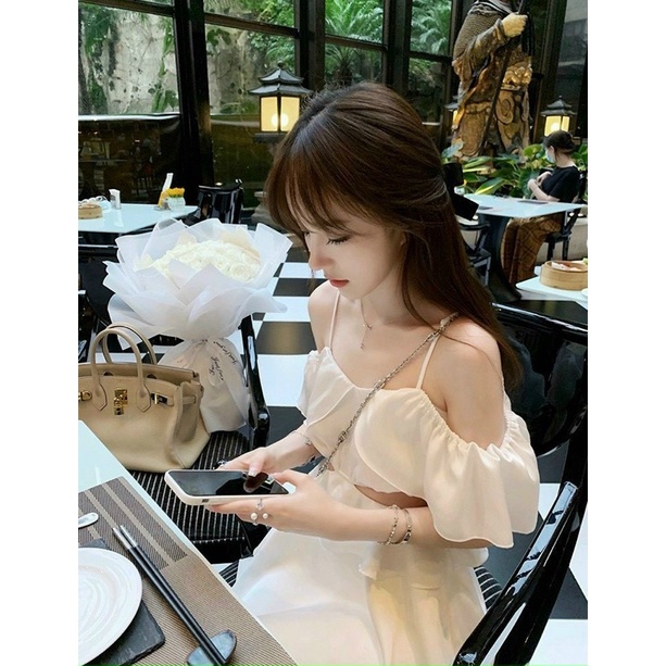 ĐẦM TRẮNG RỚT VAI BÈO TẦNG