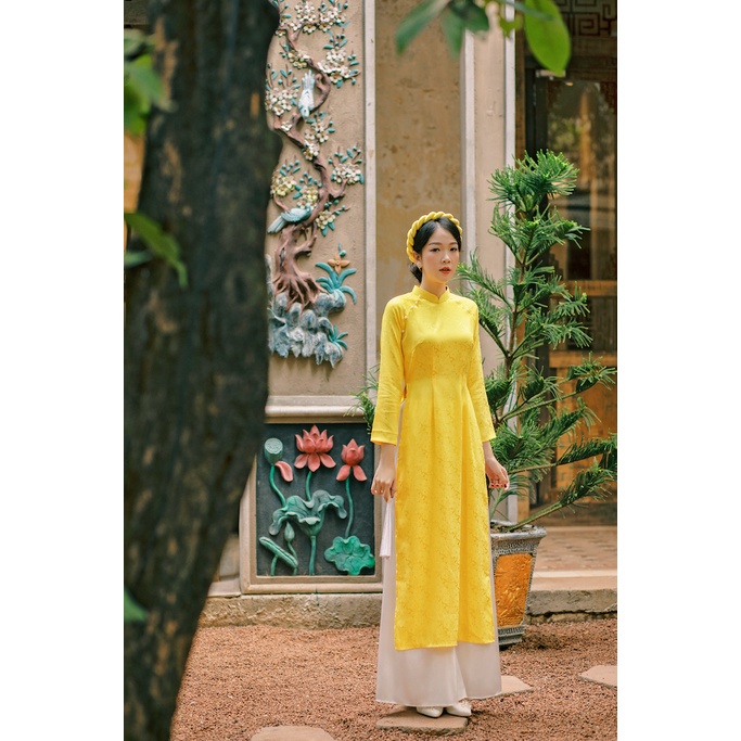 Sumire Store Áo dài Truyền thống Gấm Khuê Gia - Vàng dệt hoa
