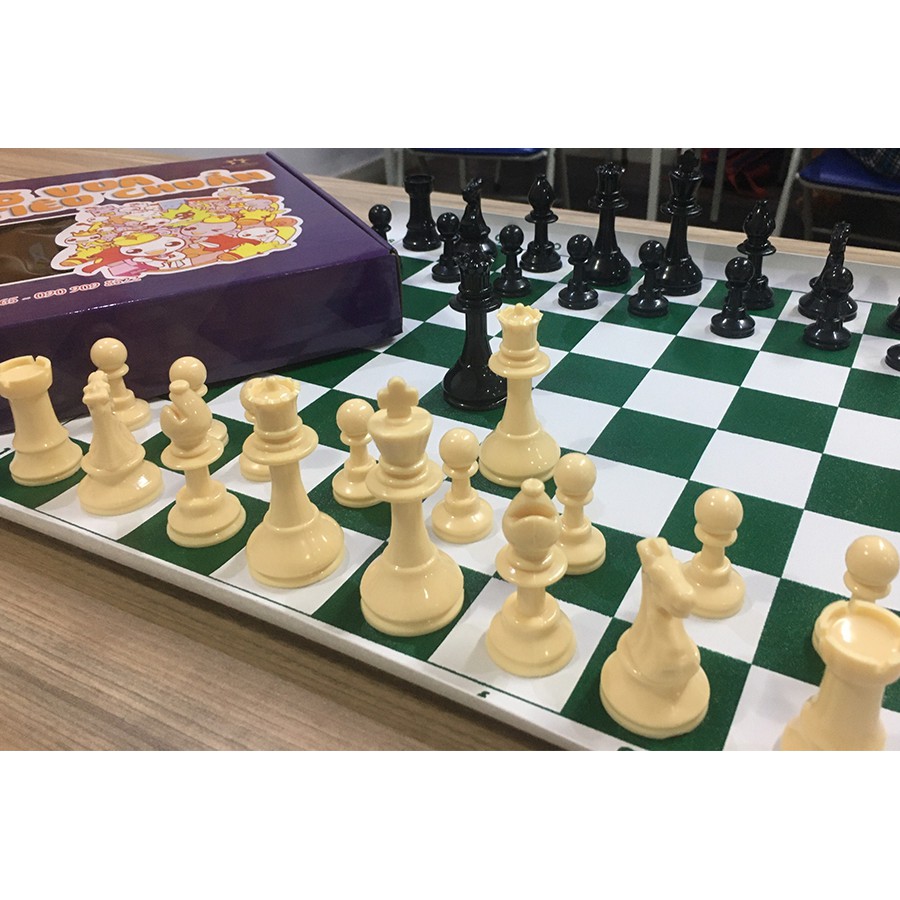 Bộ cờ vua RoyalChess tiêu chuẩn thi đấu WB (Bàn simili) ROYALCHESS bàn 40x36cm