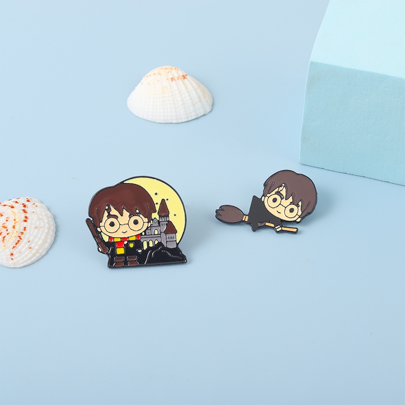 Ghim Cài Áo Hình Chổi Chổi Phim Harry Potter Dễ Thương Cho Trẻ Em