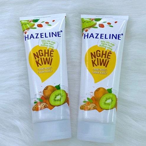 Sữa rửa mặt Hazeline sáng da nghệ kiwi