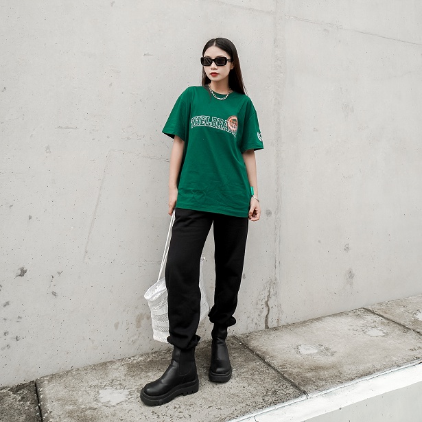 THELSTUDIOS - Áo thun xanh lá thêu THELBRAND