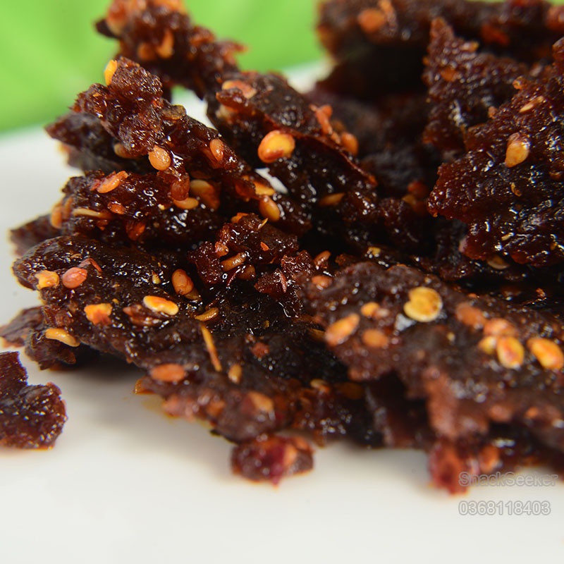 Thịt bò cay tẩm mè vừng-SNACKSEEKER-Đồ ăn vặt Trung Quốc-Thịt bò cay tẩm mè vừng Hồ Nam-Sa tế bò cay