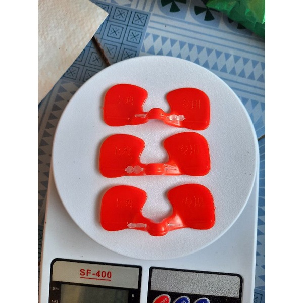 50 cái kính đeo cho gà,chim trĩ, chống mổ lông nhau