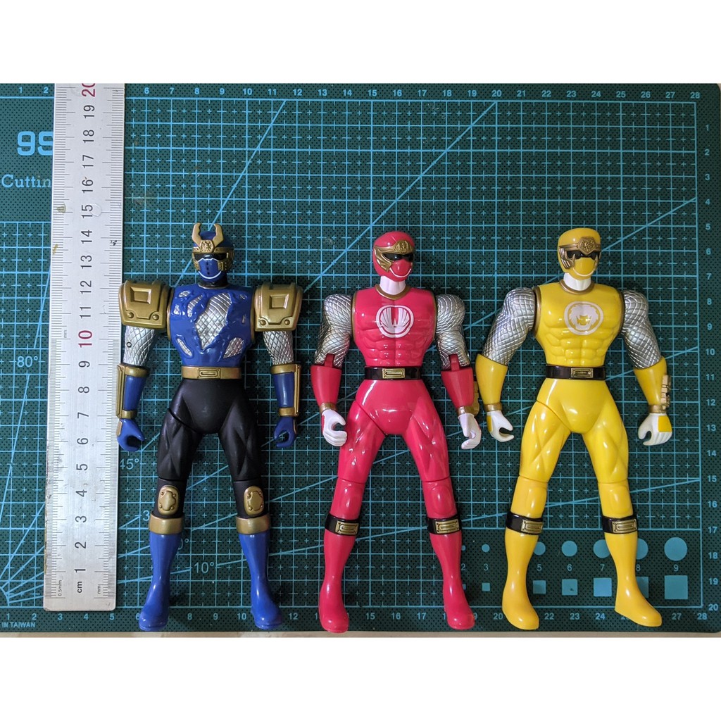 Mô hình 3 nhân vật Power Rangers Ninja Storm/Super Sentai Hurricanger Red,Yellow,Navy