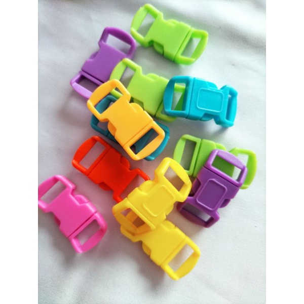 Khoá nhựa 15mm làm vòng tay sinh tồn