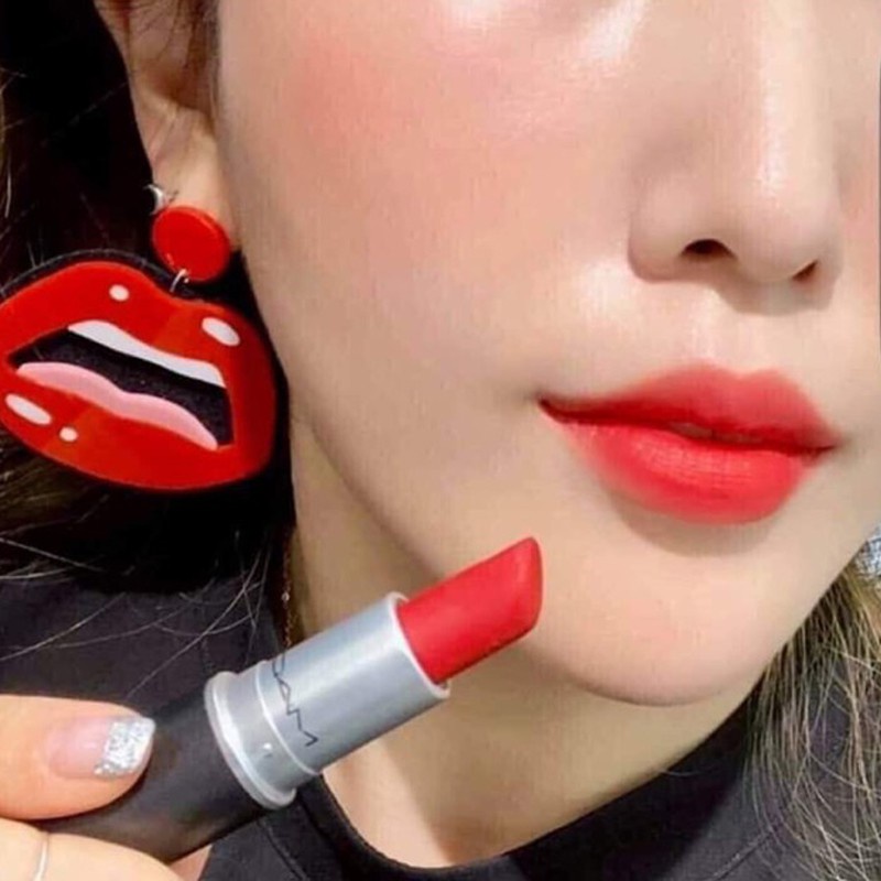 Son MAC Lady Danger 607 - Màu Đỏ Cam