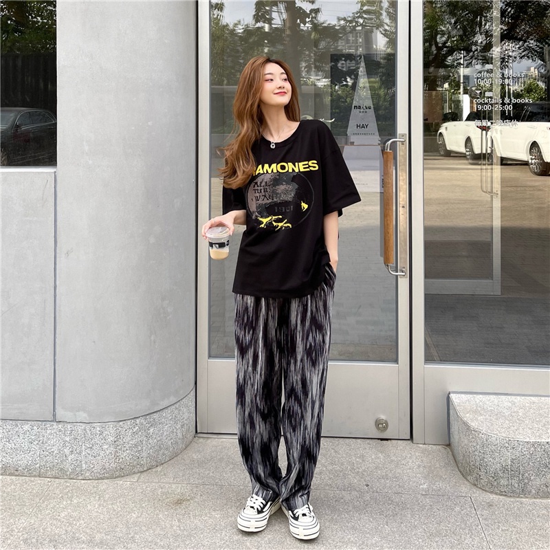 Áo Thun Tay Ngắn Cổ Tròn In Họa Tiết Phong Cách Retro Hàn Quốc