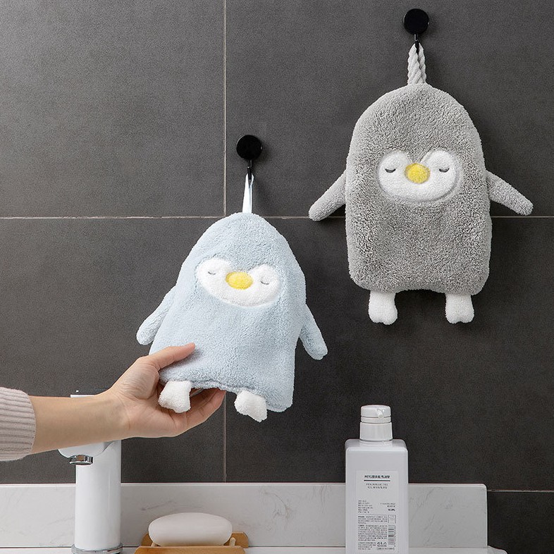 Khăn lau tay treo tường hình chú chim cánh cụt dễ thương tiện lợi