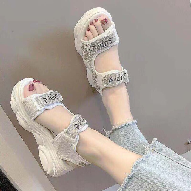 Giày sandal kim tuyến Supre đế gấu