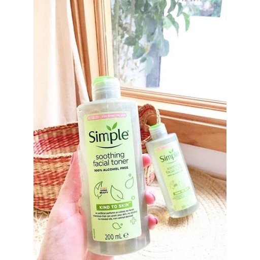 Nước Hoa Hồng Simple Dành Cho Da Nhạy Cảm 200ml Toner Simple