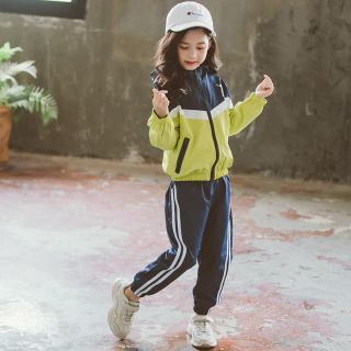 Bộ thể thao  bé gái