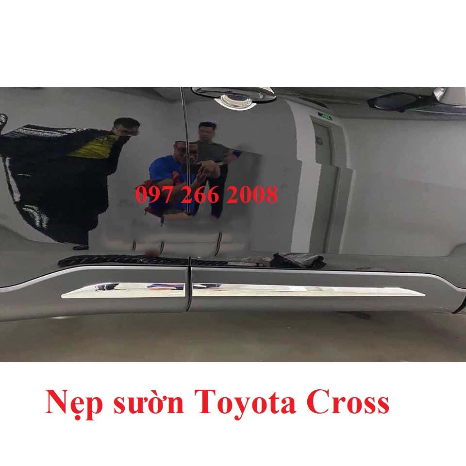Ốp nẹp sườn, Nẹp hông xe Toyota Cross 2020 2021 2022 2023 _ BẢn nhỏ Hàng inox đẹp, sáng bóng, vừa form xe
