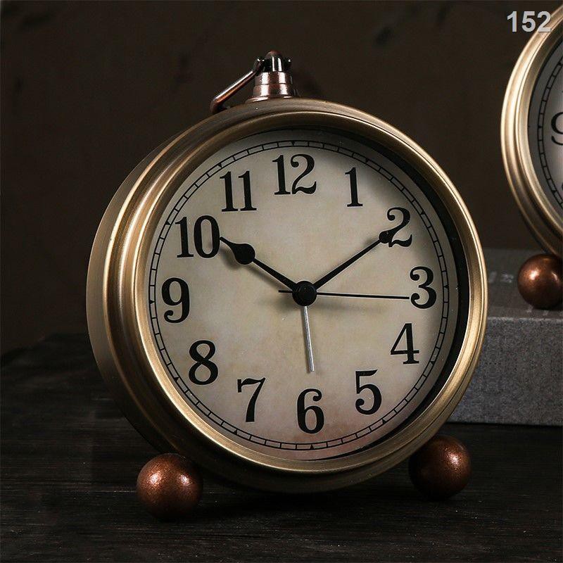 TĐồng hồ báo thức retro hoài cổ Đồng hồ cơ học kiểu cũ đơn giản phong cách Bắc Âu Cá tính Nhật Bản đồng hồ để bàn chuyển