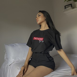 Áo thun basic thêu chữ TATICHU nền đỏ