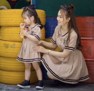 Sét váy cổ bèo cho mẹ và bé siêu xinh
