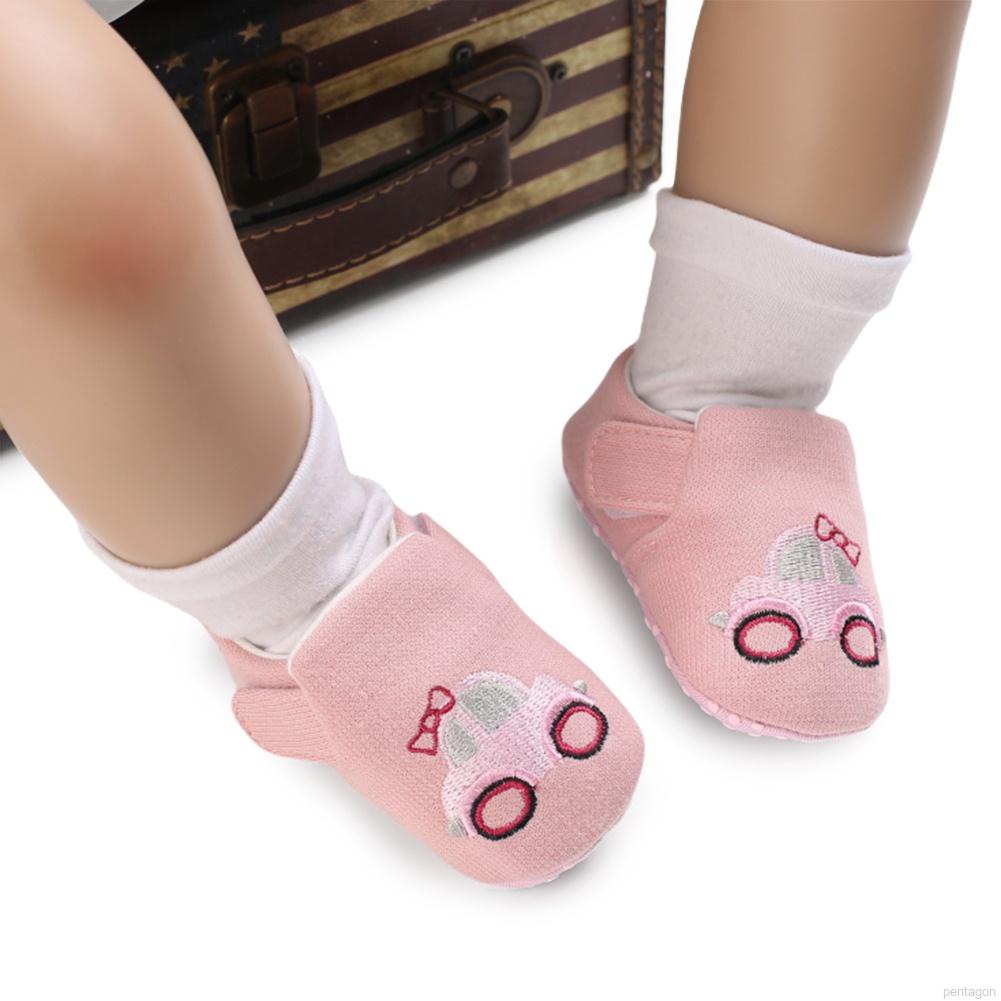 Giày tập đi chống trượt hoạ tiết hoạt hình xinh xắn cho bé