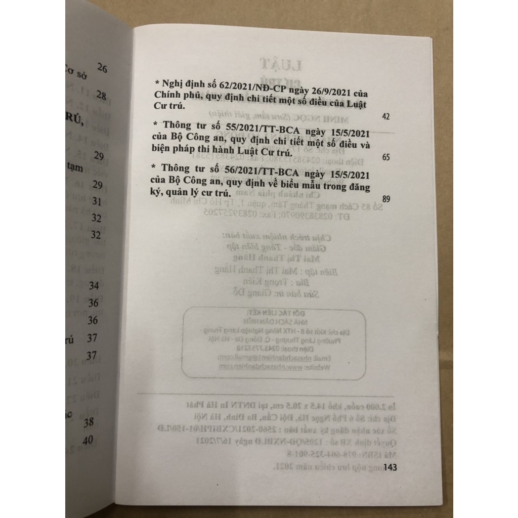 Sách Luật cư trú và các văn bản hướng dẫn thi hành