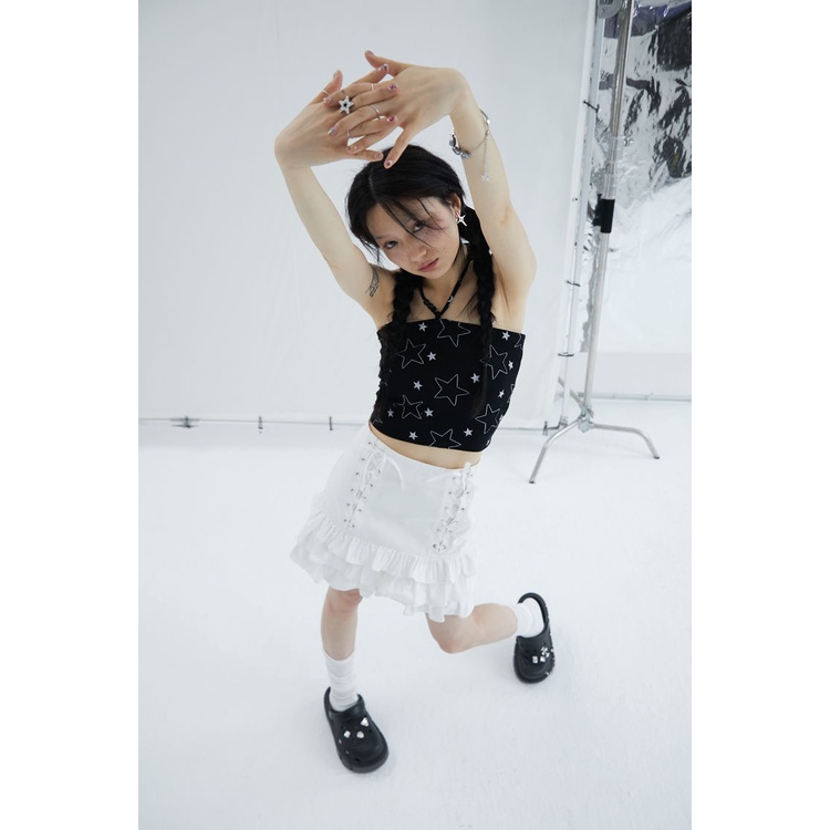 Áo Croptop y2k Hai Dây Xỏ Hạt Màu Đen Nhỏ Nhắn In Họa Tiết Ngôi Sao Thời Trang Cho Nữ y2k