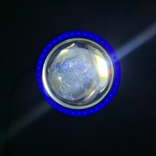 Đèn u7 không lồng lắp mắt mèo.