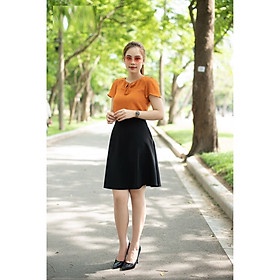 Chân váy xòe dài Mix CÙNG áo sơ mi tôn lên vẻ thanh lịch của các quý cô
