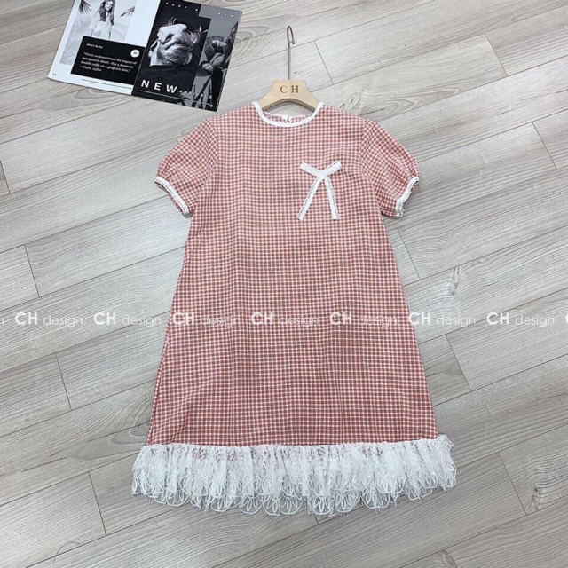 Váy kẻ thô viền ren màu đỏ tiểu thư
