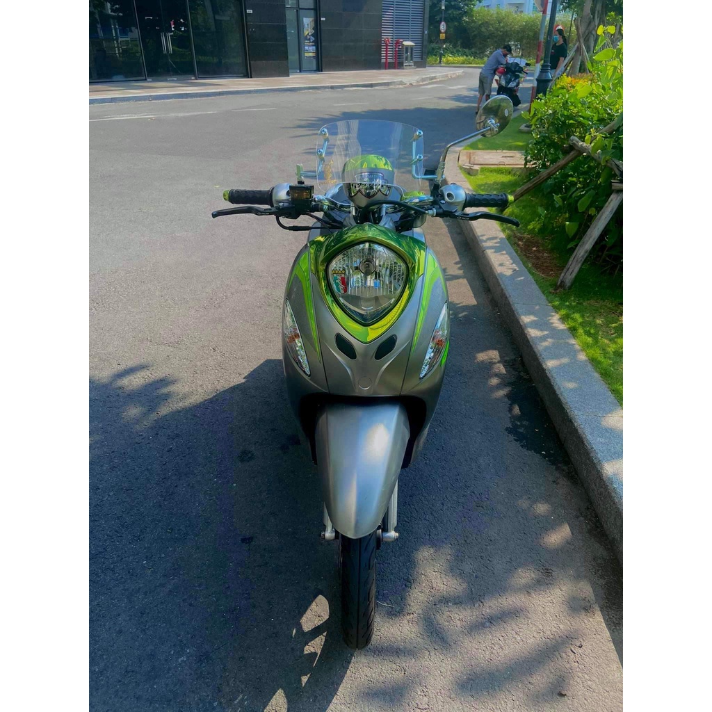 #13 Kính chắn gió Yamaha Cuxi