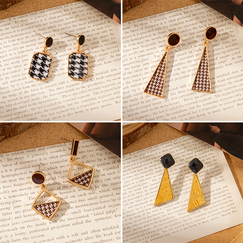 Bông Tai Bạc S925 Kiểu Dáng Thanh Lịch Chất Lượng Cao