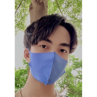 Khẩu trang vải lụa cao cấp.