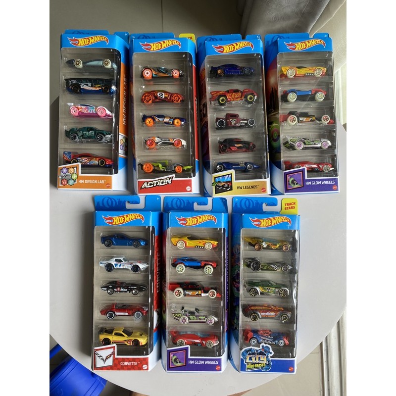 Bộ 05 xe Hot Wheels các loại