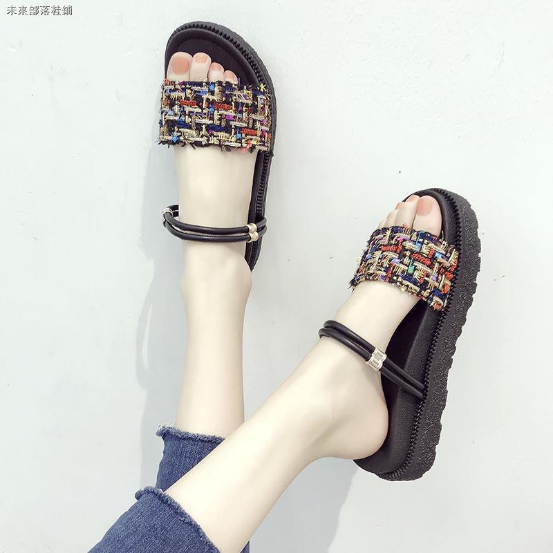 Giày Sandal Hai Cách Mang Thời Trang Sành Điệu