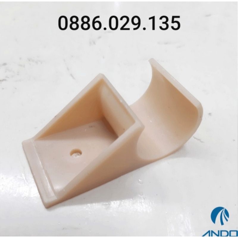 KẸP ỐNG NHỰA DÙNG CHO LÀM BÀN PJ009