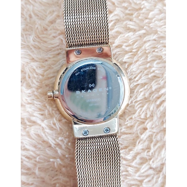 Đồng hồ si hiệu Skagen của Đan Mạch dành cho nữ. Bên ngoài mới nhiều hơn hình. Mới 98%
