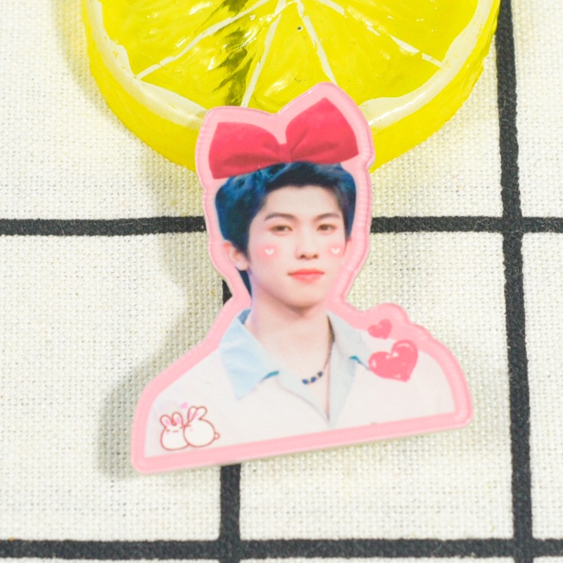 Ghim cài áo hình nhóm nhạc INTO1 dễ thương