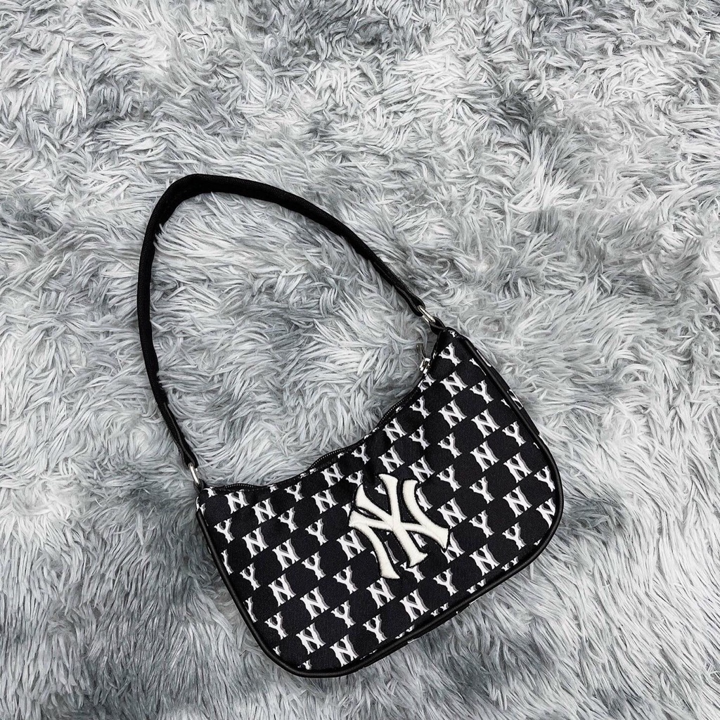 Túi đeo vai MLB NY MONOGRAM HOBO BAG BLACK thời trang