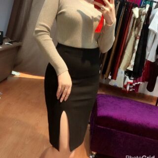 Chân váy xẻ đùi