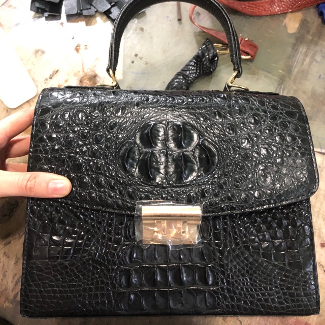 👜 Giỏ xách nữ da cá sấu cao cấp chính hiệu, liền lạc từ gù đầu đến gai lưng. KHÔNG bán hàng dập vân cá sấu.