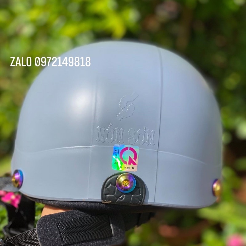 Nón sơn gắn 8 ốc titan gr5 (Nón xám khói)