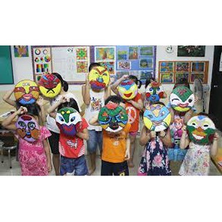 Mẹt tre vẽ mặt nạ trang trí