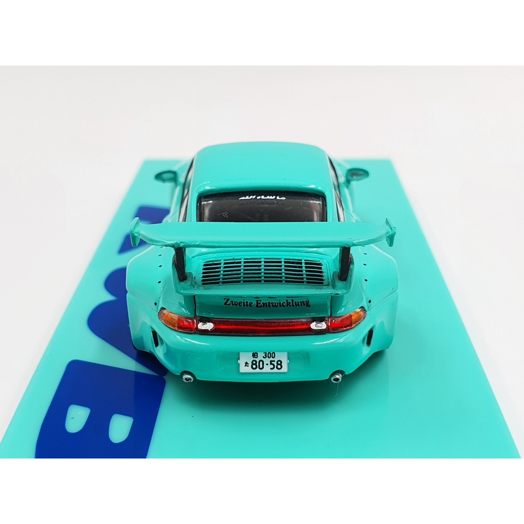 Xe Mô Hình Porsche 993 RWB Lomianki Tỉ lệ 1:64 Hãng sản xuất Tarmac Works ( Xanh Lá )