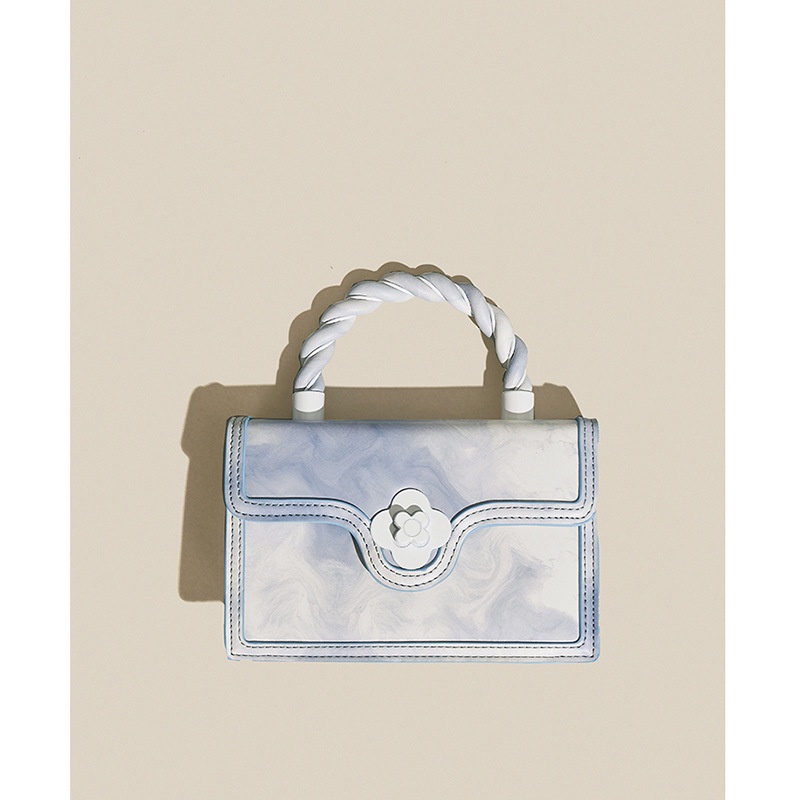 Túi Đeo Chéo Hình Vuông Nhỏ Thiết Kế Phối Khóa Hoa Màu Xanh Dương Phong Cách Xuân Hè Mới 2022