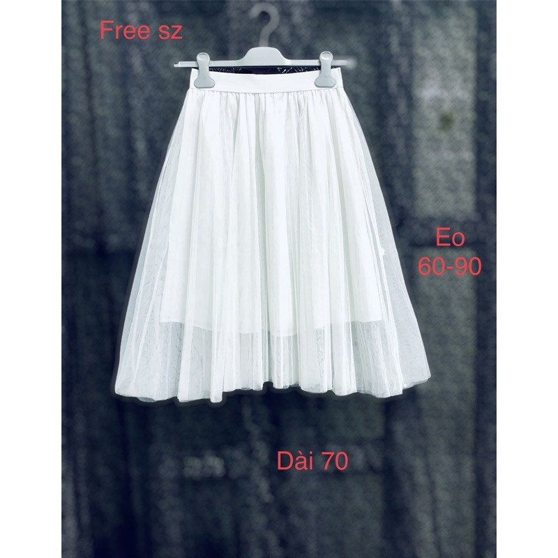 Chân váy lưới tutu dáng dài.