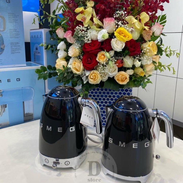 Ấm siêu tốc SMEG KLF04BLEU Màu đen có điều chỉnh Nhiệt độ