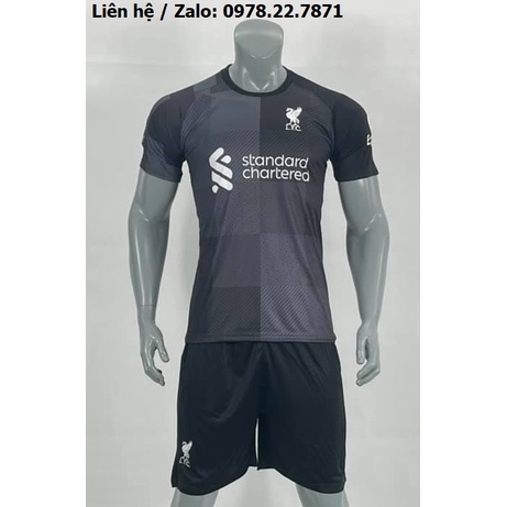 - BỘ QUẦN ÁO BÓNG ĐÁ LIVERPOOL THỦ MÔN MÀU ĐEN 2021-2022