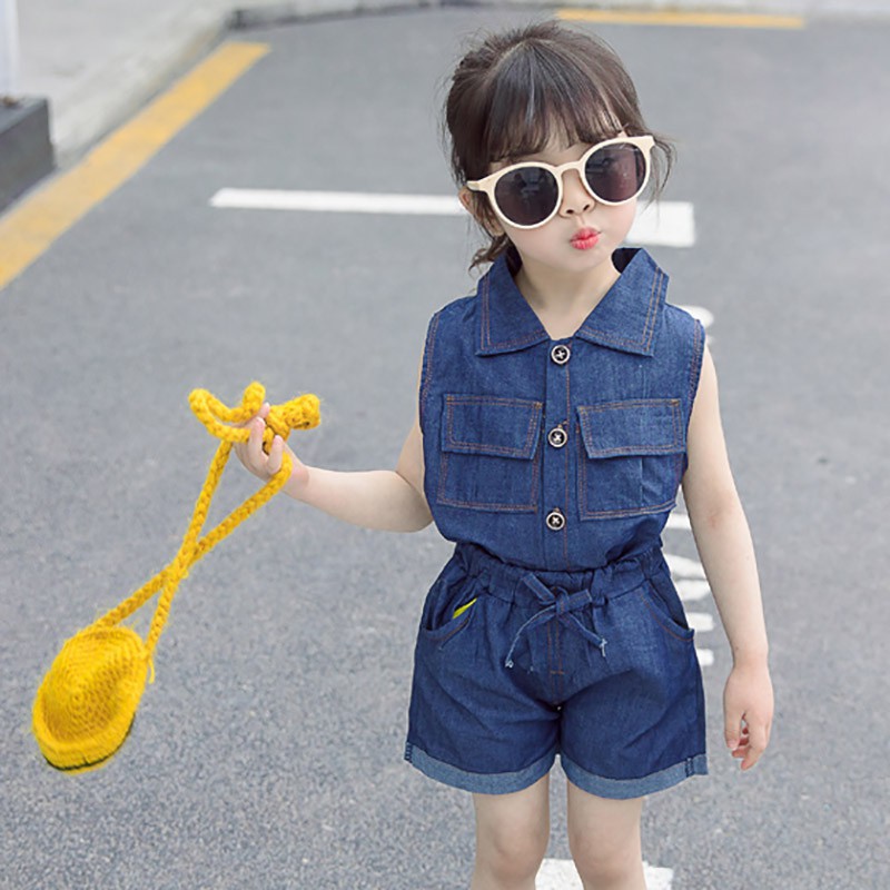 Bộ áo sát nách cùng quần short denim màu trơn cho bé gái