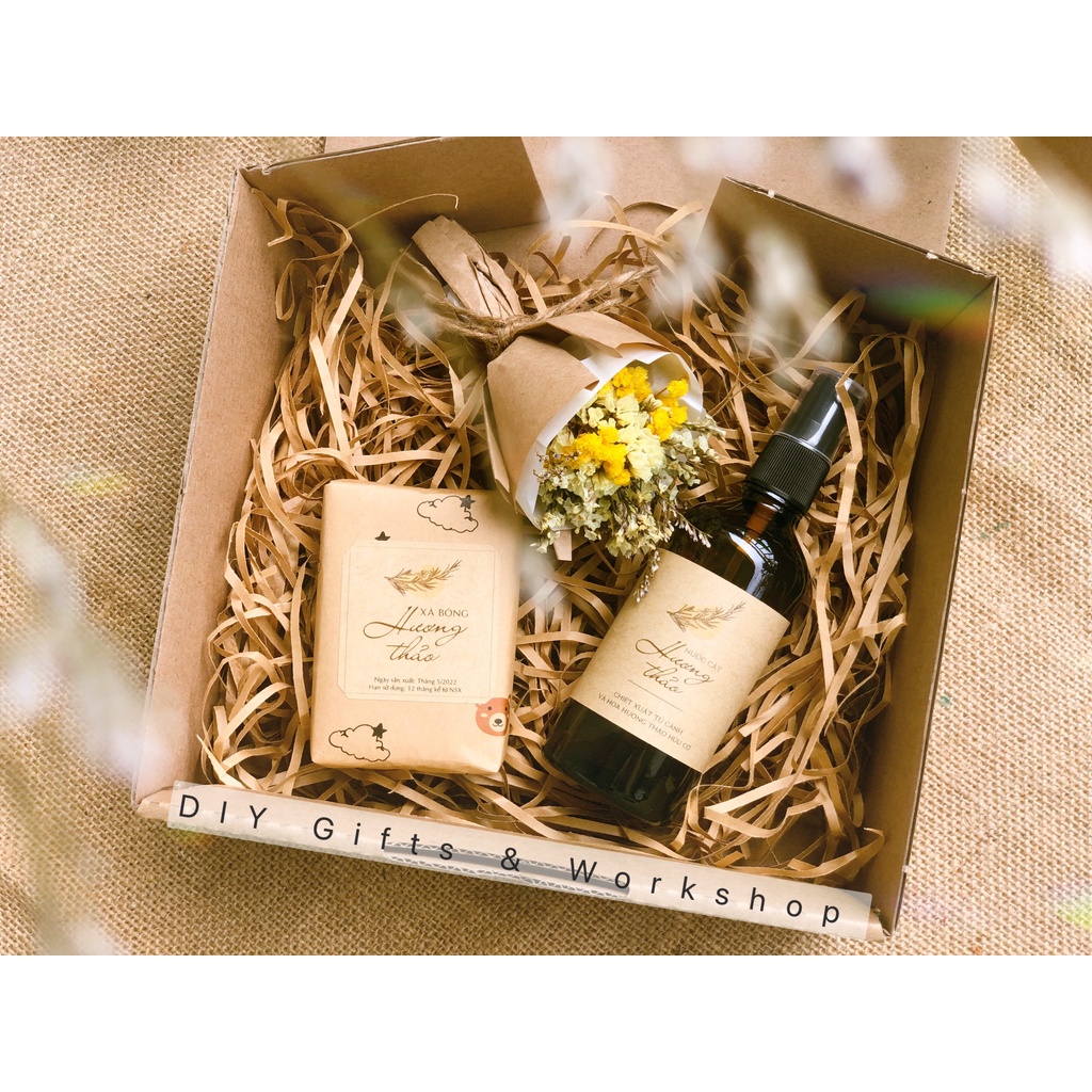 SET QUÀ TẶNG XÀ BÔNG HANDMADE + XỊT KHOÁNG HƯƠNG THẢO ORGANIC