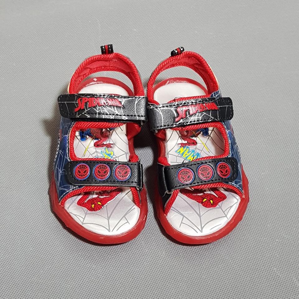 Sandal spiderman chớp đèn siêu ngầu cho bé trai đi học đi chơi