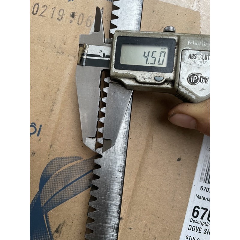 THANH RĂNG M2- 20x20x1000 bước t=6,1